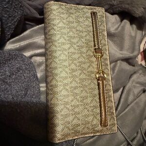 Michael Kors Wallet Gold New no longer want